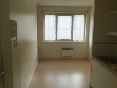 STUDIO A LOUER - LA MADELEINE - 26 m2 - 515 € charges comprises par mois