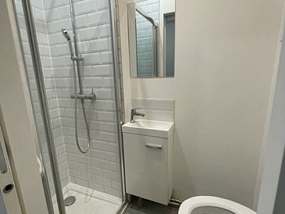 STUDIO A LOUER - LILLE - 10.7 m2 - 415€ charges comprises par mois