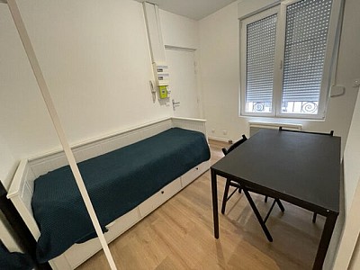 STUDIO A LOUER - LILLE - 10.7 m2 - 415€ charges comprises par mois