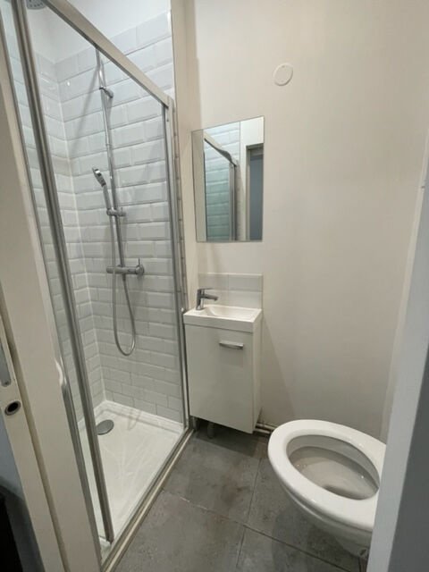 1 etage A LOUER - LILLE - 11.26 m2 - 415�&euro; charges comprises par mois