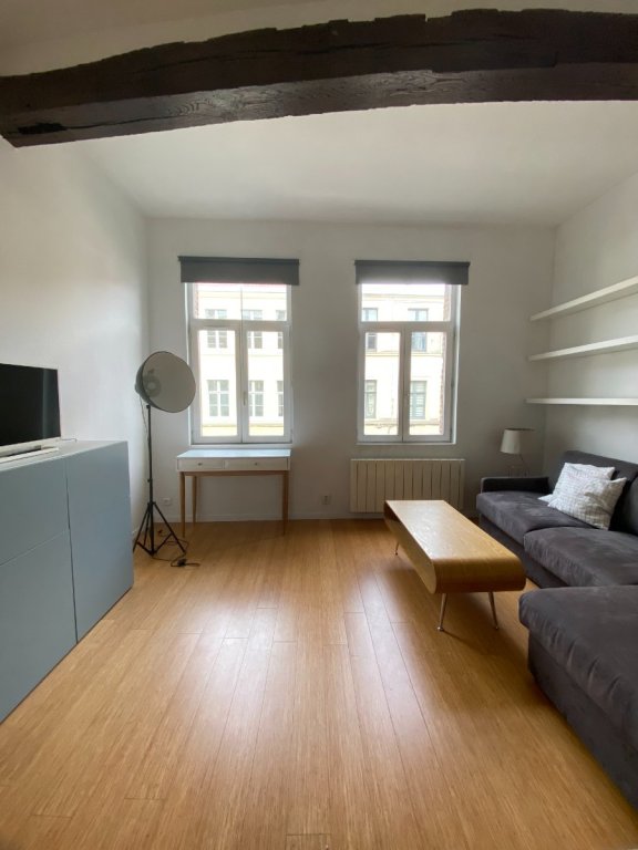 STUDIO VIEUX LILLE A LOUER - LILLE - 33 m2 - 849 &euro; charges comprises par mois