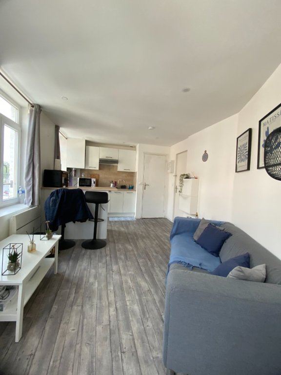 studio meublé A LOUER - LILLE - 25.64 m2 - 576 &euro; charges comprises par mois