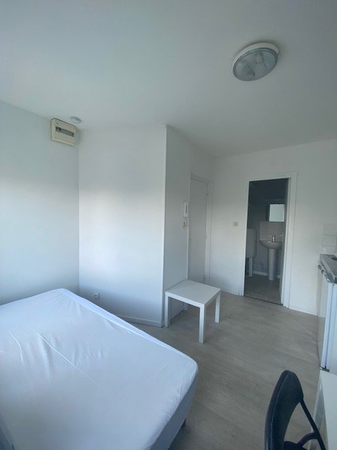 STUDIO A LOUER - ROUBAIX - 18 m2 - 420 &euro; charges comprises par mois