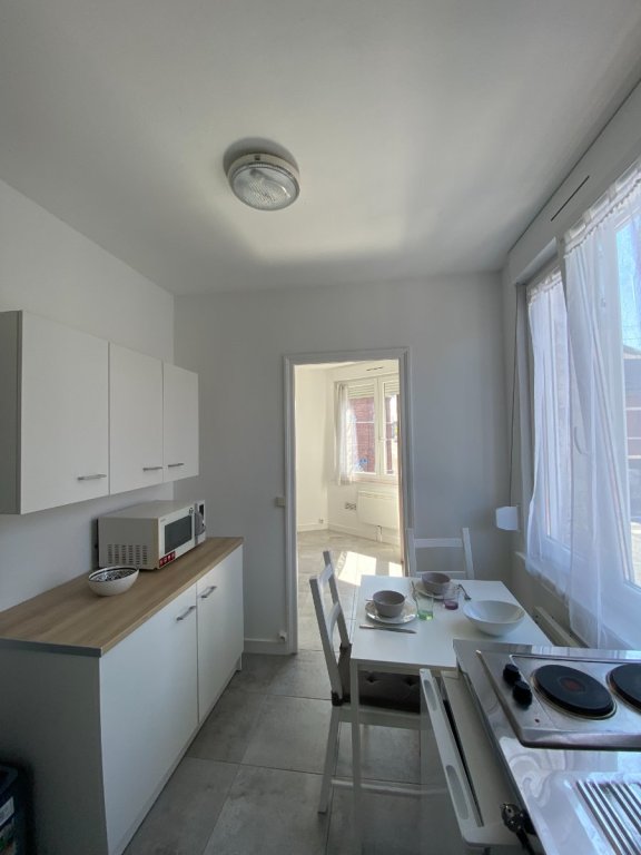 STUDIO A LOUER - WASQUEHAL - 16 m2 - 420 &euro; charges comprises par mois