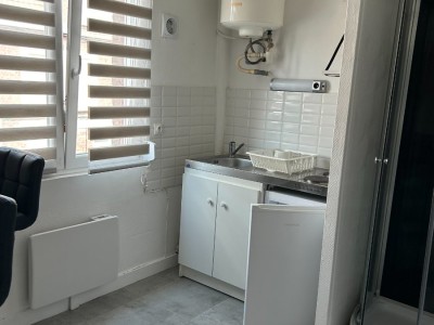 STUDIO A LOUER - WASQUEHAL - 17 m2 - 420 &euro; charges comprises par mois