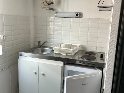 STUDIO A LOUER - WASQUEHAL - 17 m2 - 420 &euro; charges comprises par mois