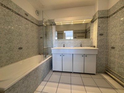APPARTEMENT T2 A VENDRE - LA MADELEINE - 50.36 m2 - 189900€