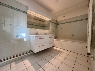 APPARTEMENT T3 A VENDRE - LA MADELEINE - 72.25 m2 - 230000€