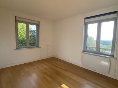 APPARTEMENT T4 A LOUER - MOUVAUX - 115 m2 - 1 891 &euro; charges comprises par mois